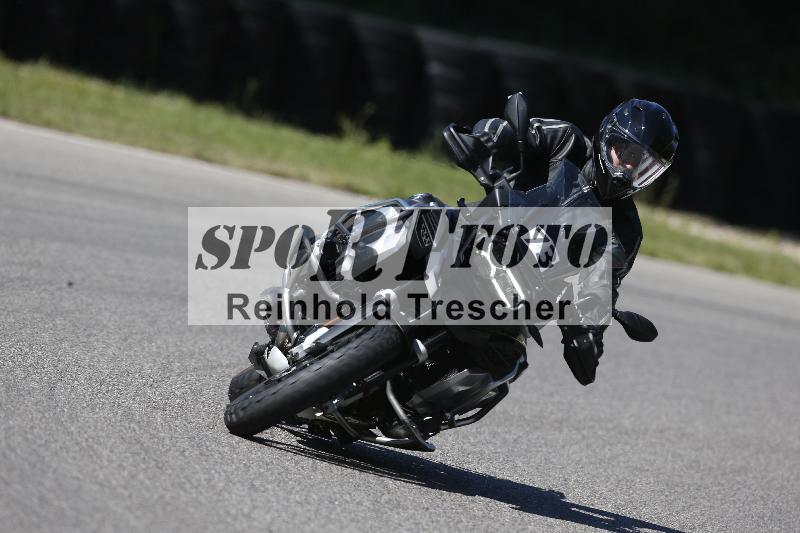 /Archiv-2025/48 25.08.2025 Cornu Master School ADR/blau-bleu/73